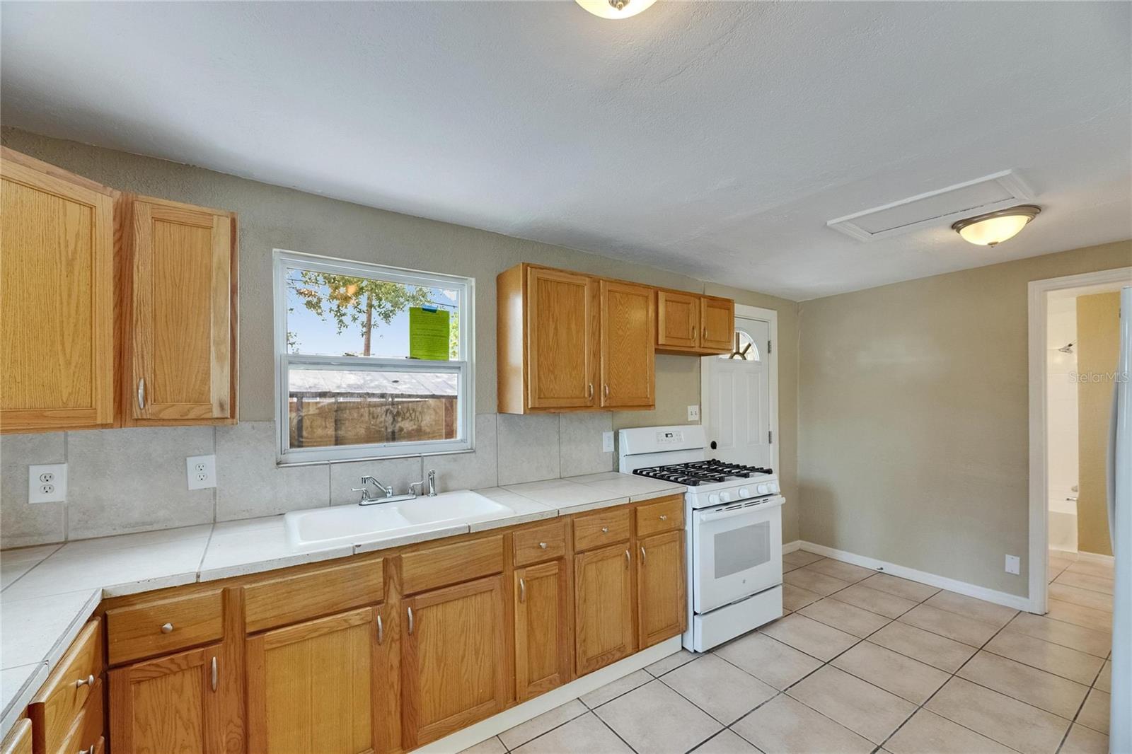 Image 13 of 42 For 2402 Harper Street