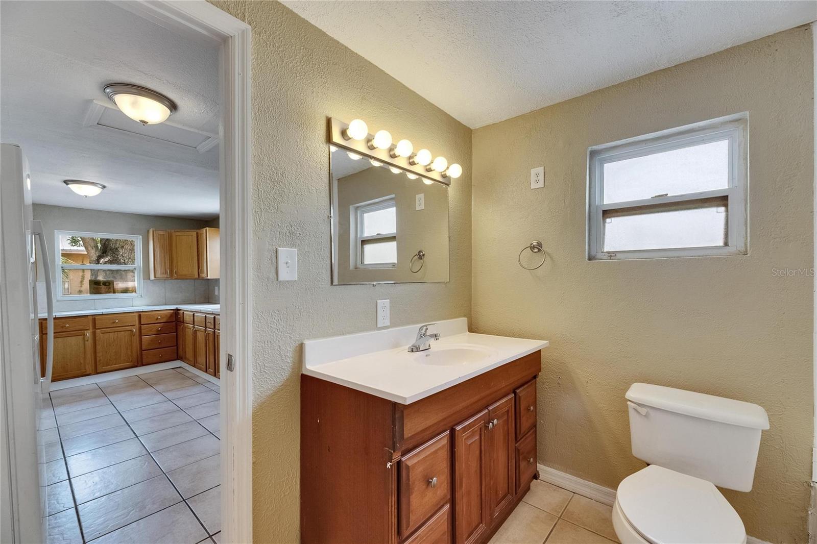 Image 16 of 42 For 2402 Harper Street