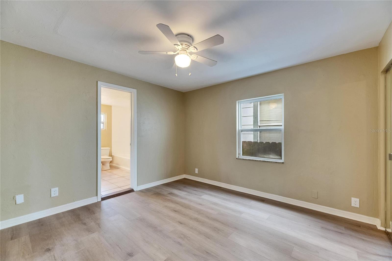 Image 19 of 42 For 2402 Harper Street