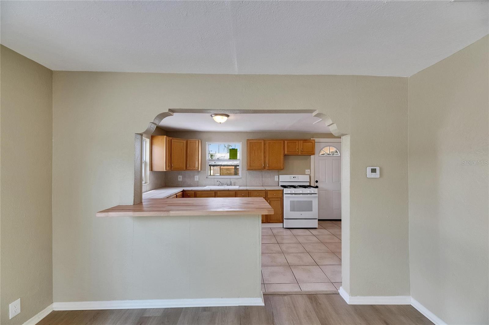 Image 8 of 42 For 2402 Harper Street