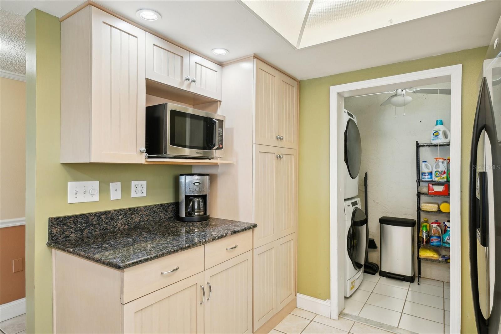 Image 14 of 56 For 14300 Gulf Boulevard 401