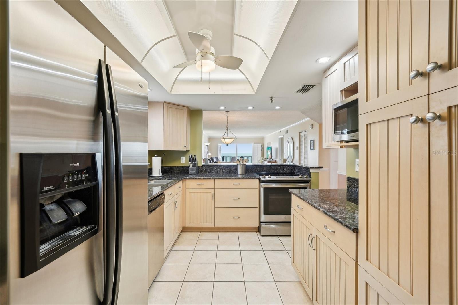 Image 16 of 56 For 14300 Gulf Boulevard 401