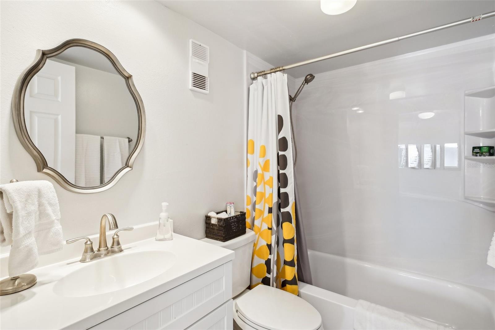 Image 30 of 56 For 14300 Gulf Boulevard 401
