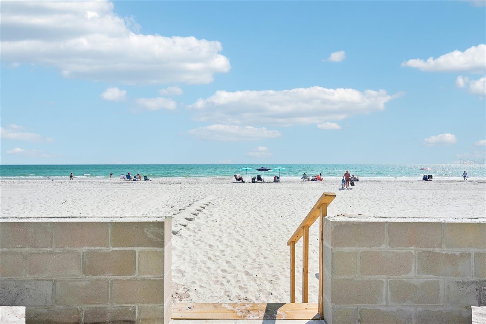 Image 44 of 56 For 14300 Gulf Boulevard 401