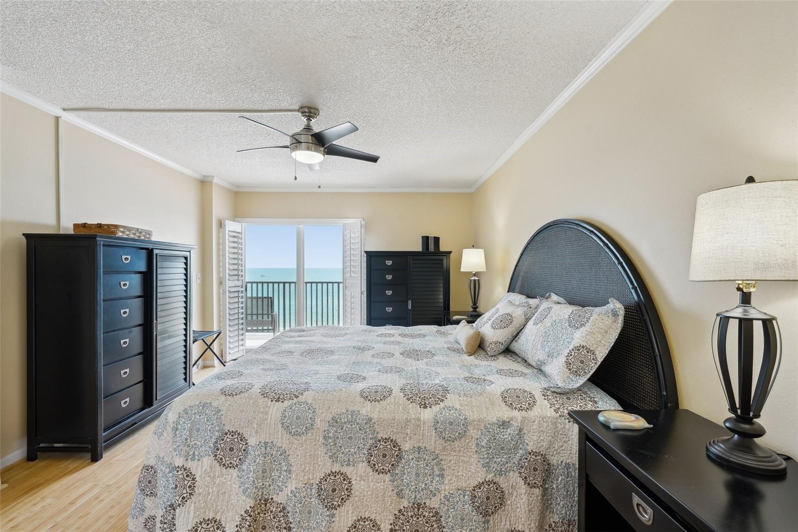 Image 46 of 56 For 14300 Gulf Boulevard 401