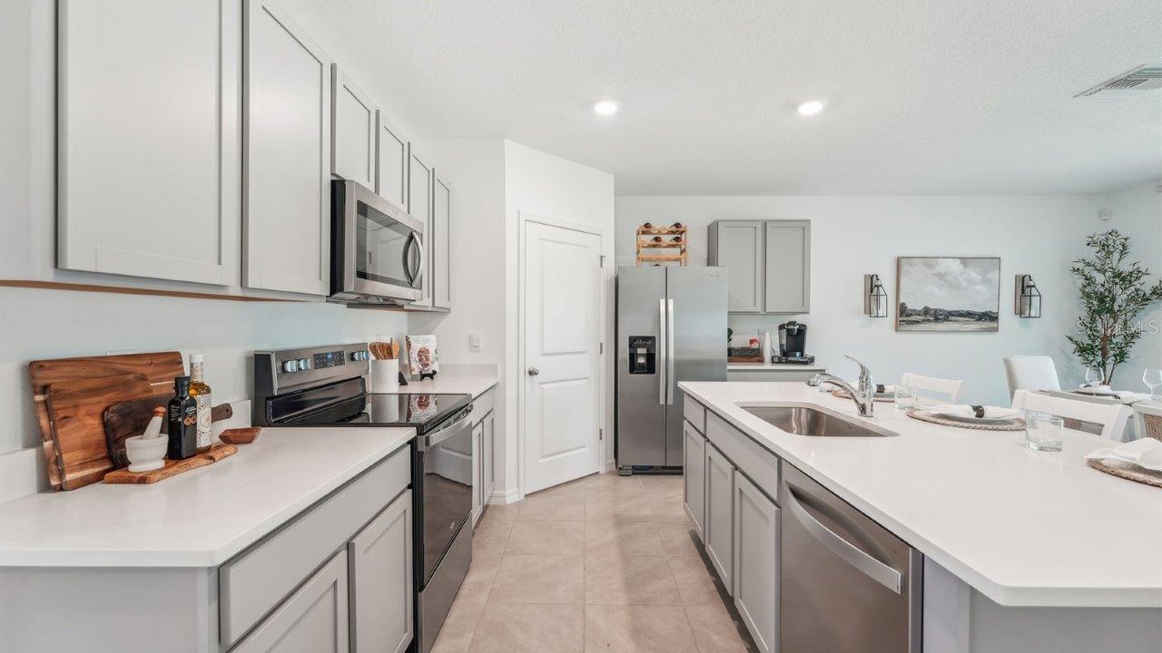 Image 4 of 18 For 7732 Wheat Stone Drive
