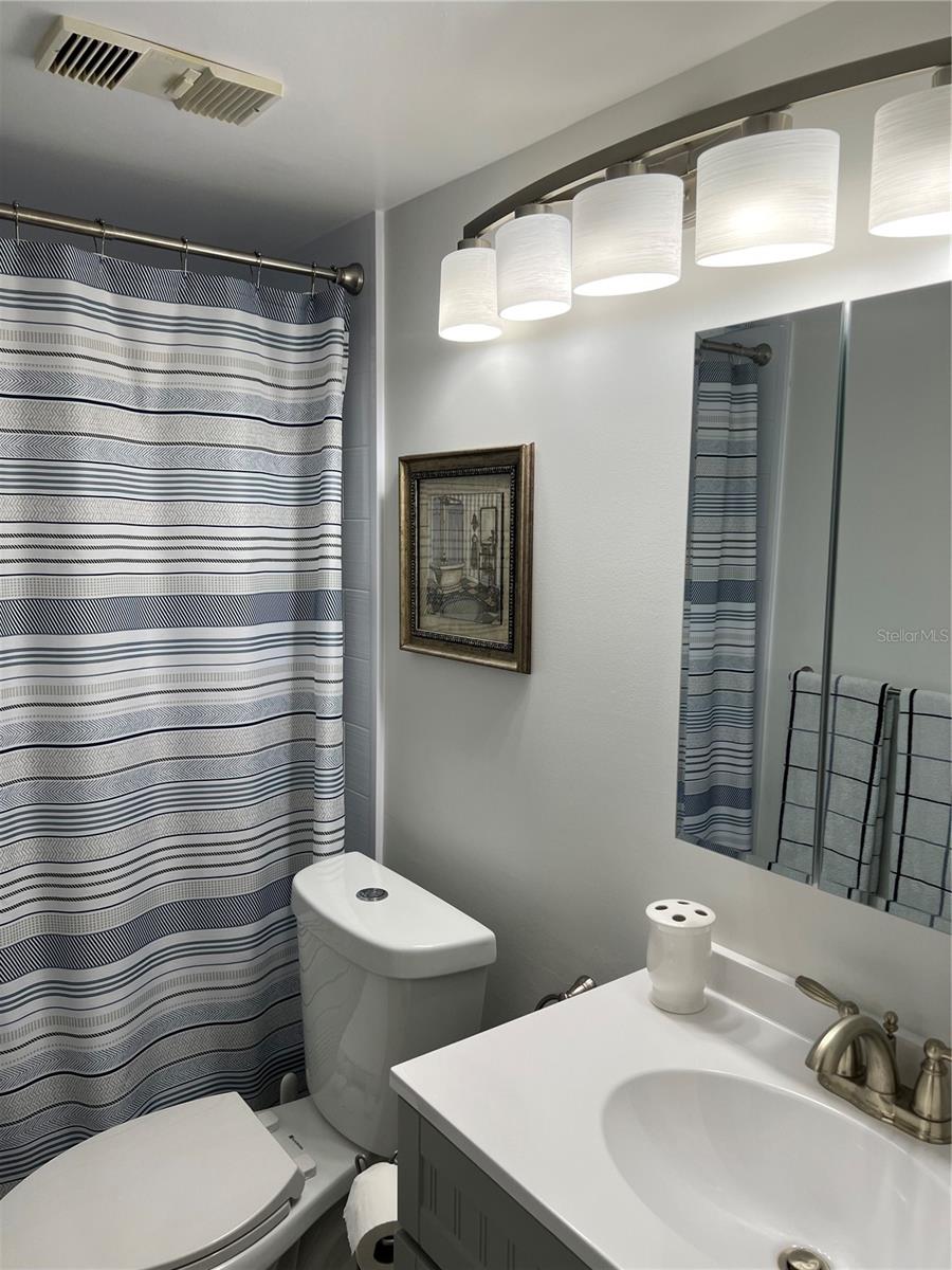 Image 12 of 16 For 15462 Gulf Boulevard 406