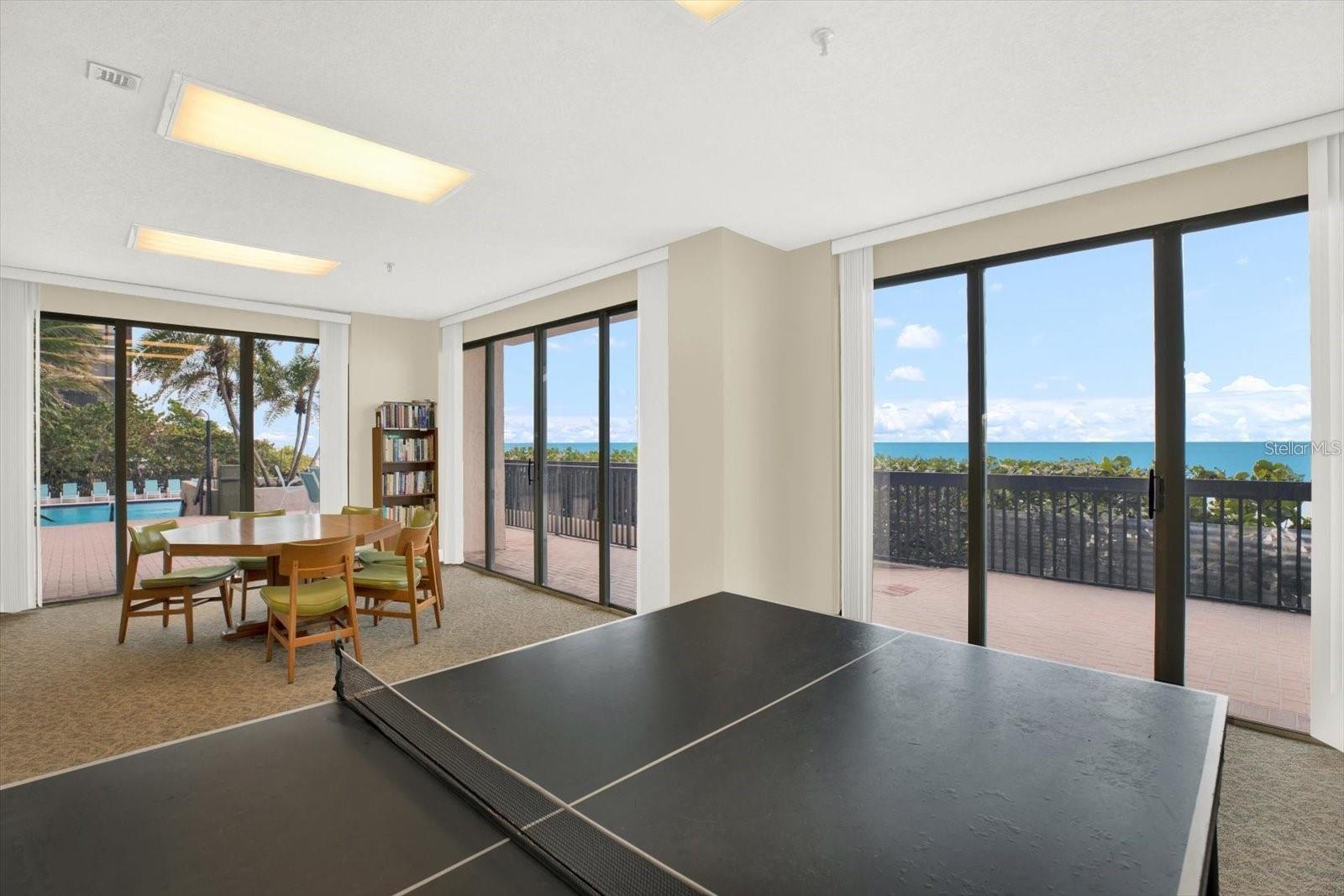 Image 14 of 16 For 15462 Gulf Boulevard 406