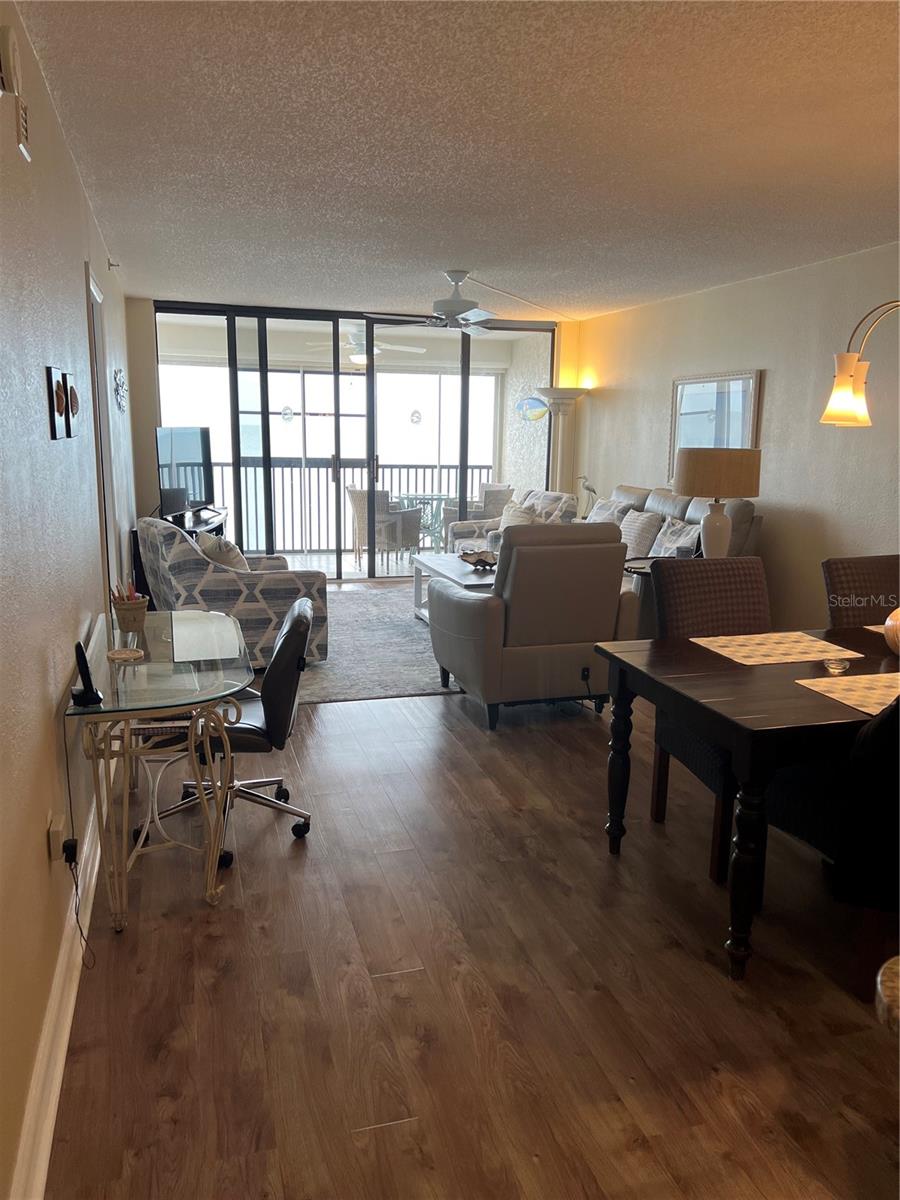 Image 5 of 16 For 15462 Gulf Boulevard 406