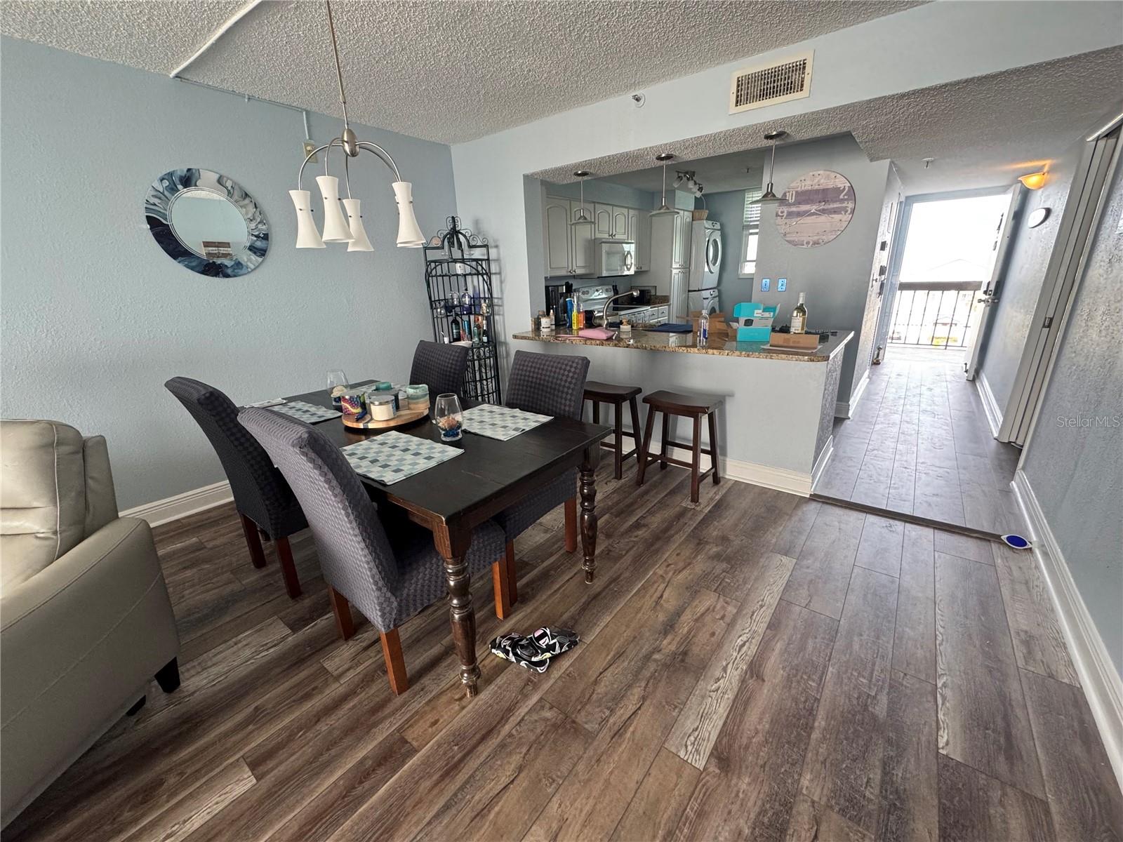 Image 8 of 16 For 15462 Gulf Boulevard 406