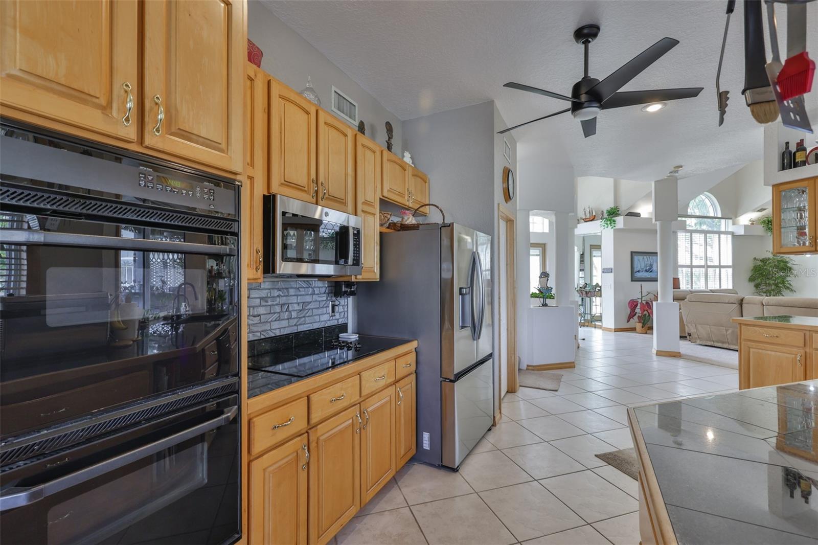 Image 19 of 69 For 915 Symphony Isles Boulevard
