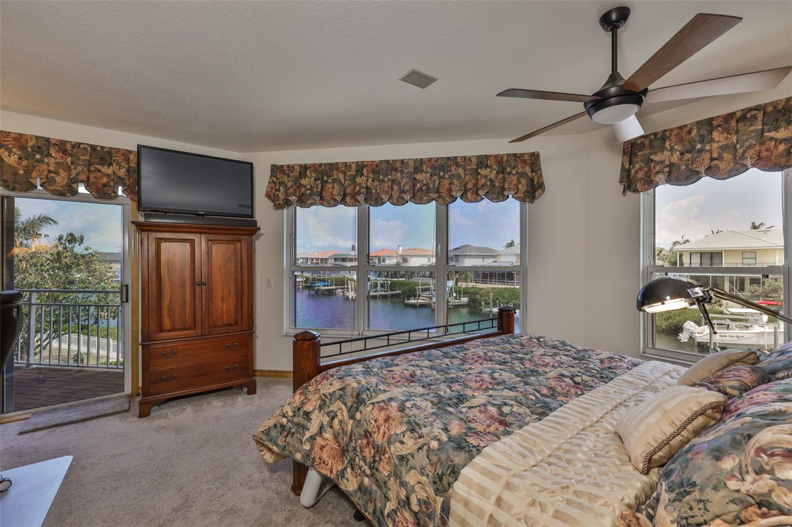 Image 25 of 69 For 915 Symphony Isles Boulevard