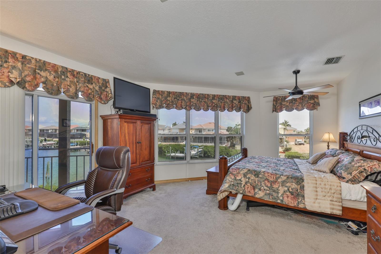 Image 27 of 69 For 915 Symphony Isles Boulevard