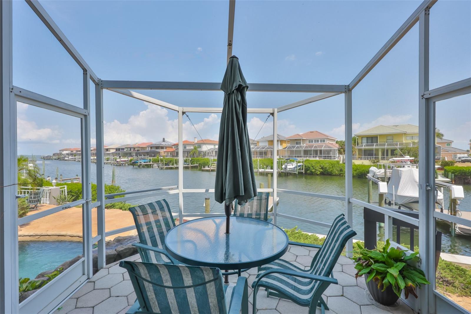 Image 43 of 69 For 915 Symphony Isles Boulevard
