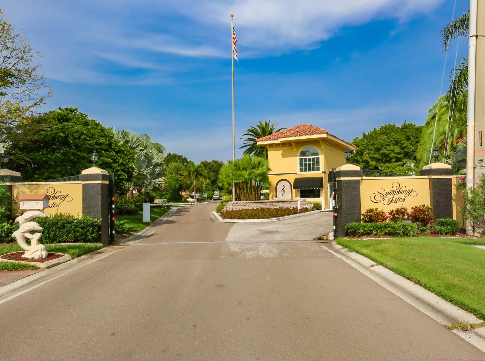 Image 57 of 69 For 915 Symphony Isles Boulevard