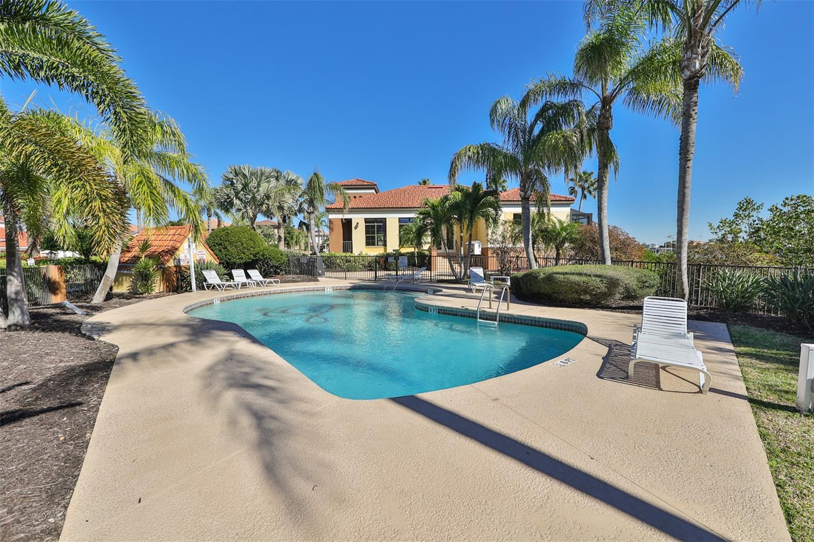 Image 58 of 69 For 915 Symphony Isles Boulevard