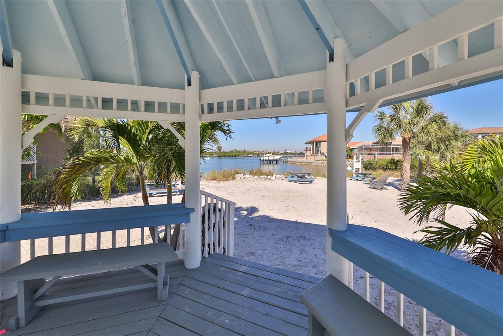 Image 61 of 69 For 915 Symphony Isles Boulevard