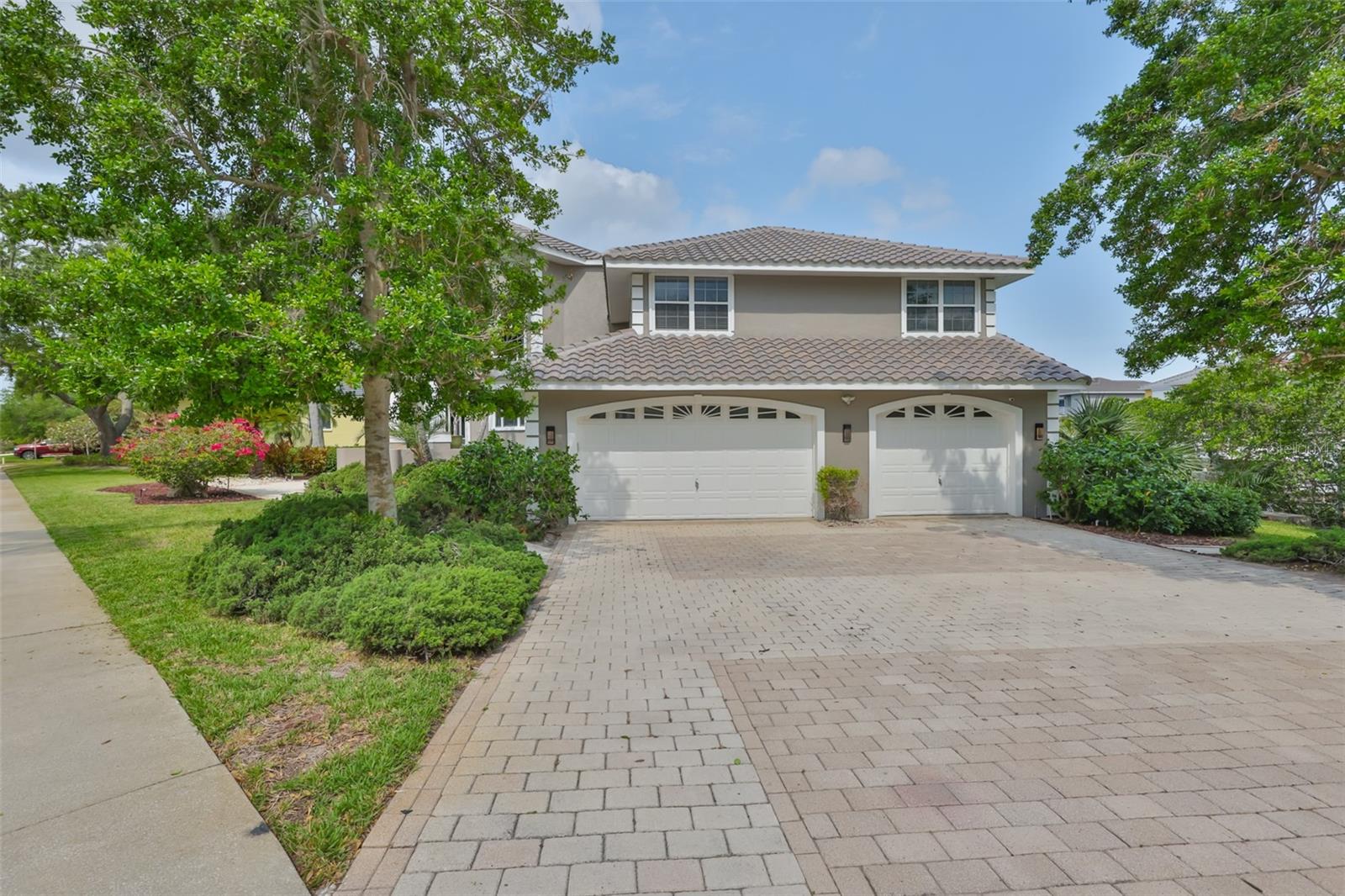 Image 8 of 69 For 915 Symphony Isles Boulevard