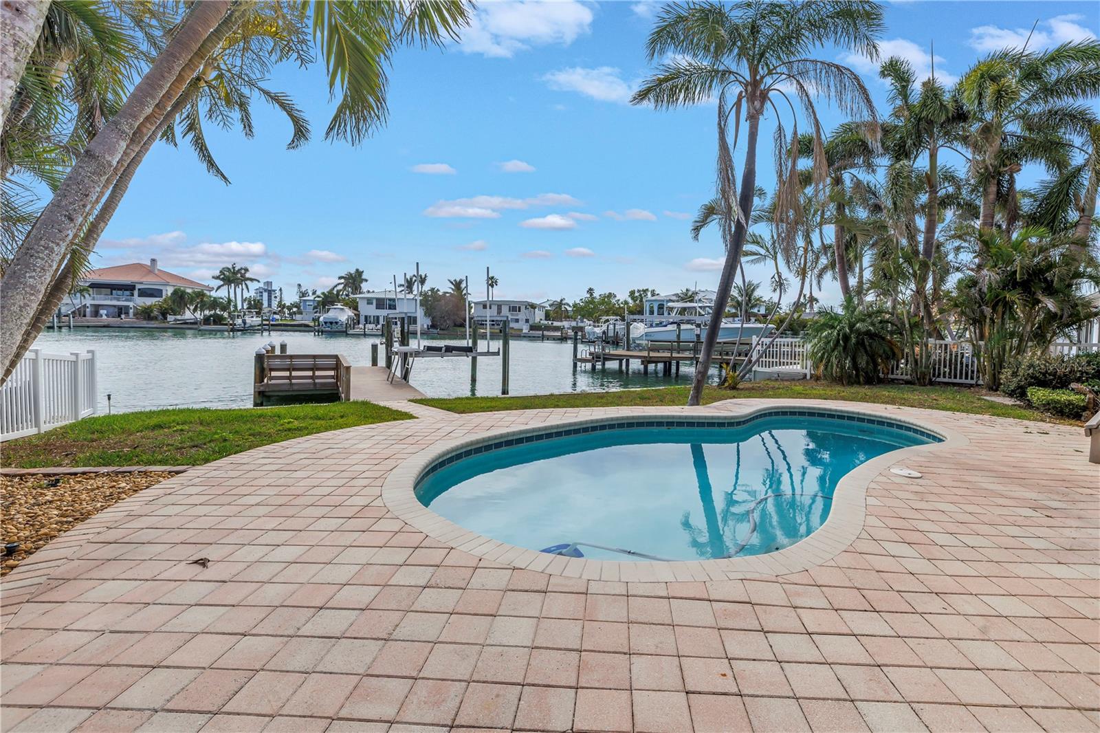 Image 34 of 80 For 10128 Yacht Club Drive