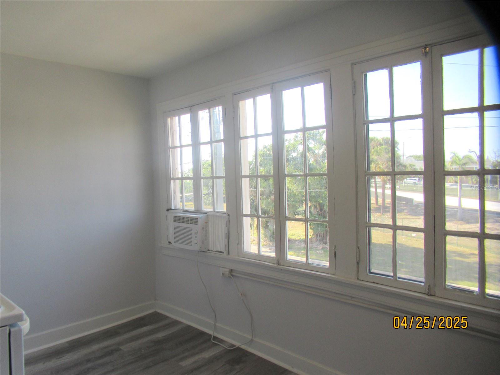 Image 11 of 25 For 730 4th Avenue N 2a