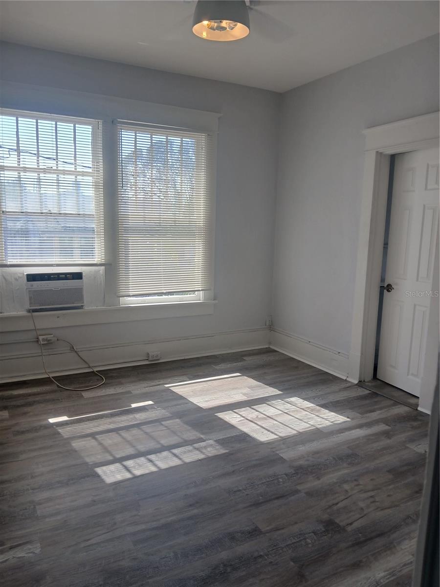 Image 13 of 25 For 730 4th Avenue N 2a
