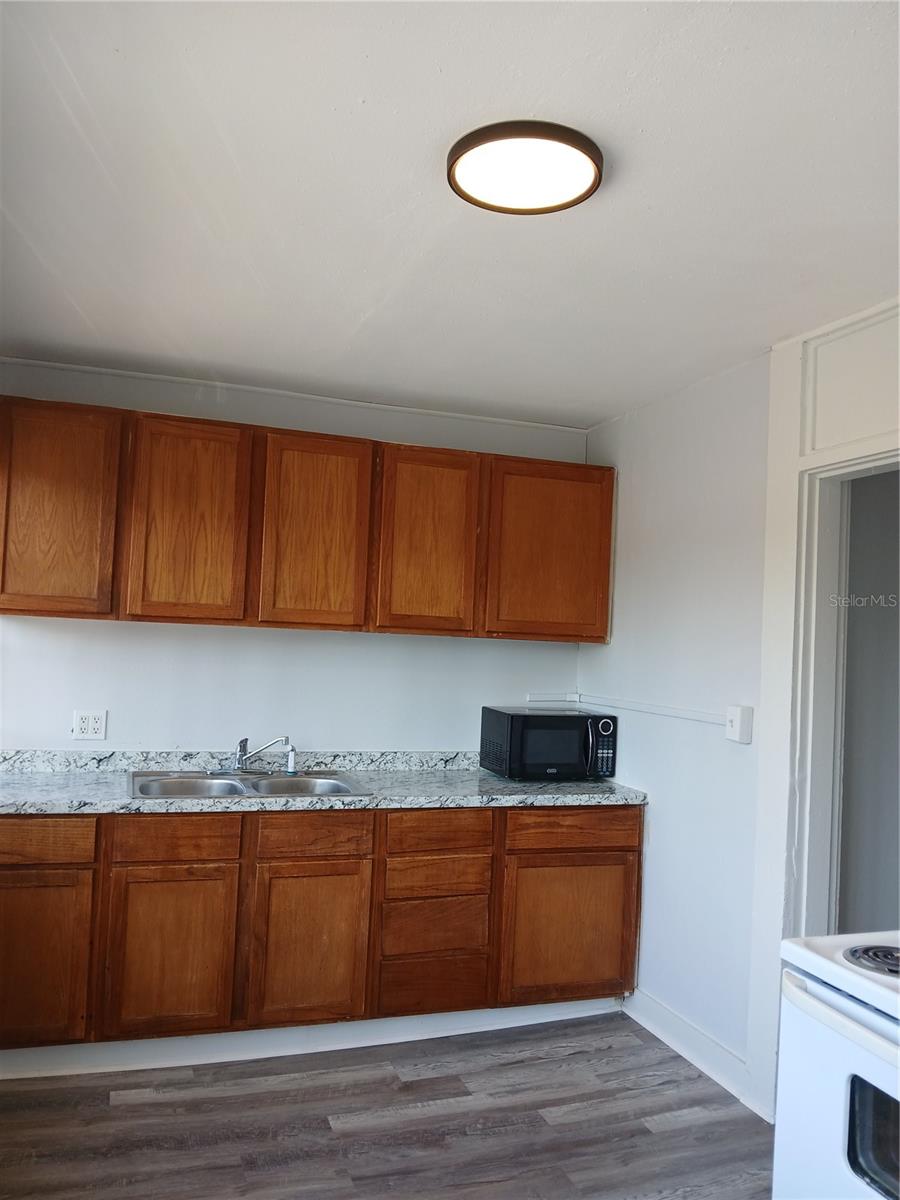 Image 7 of 25 For 730 4th Avenue N 2a