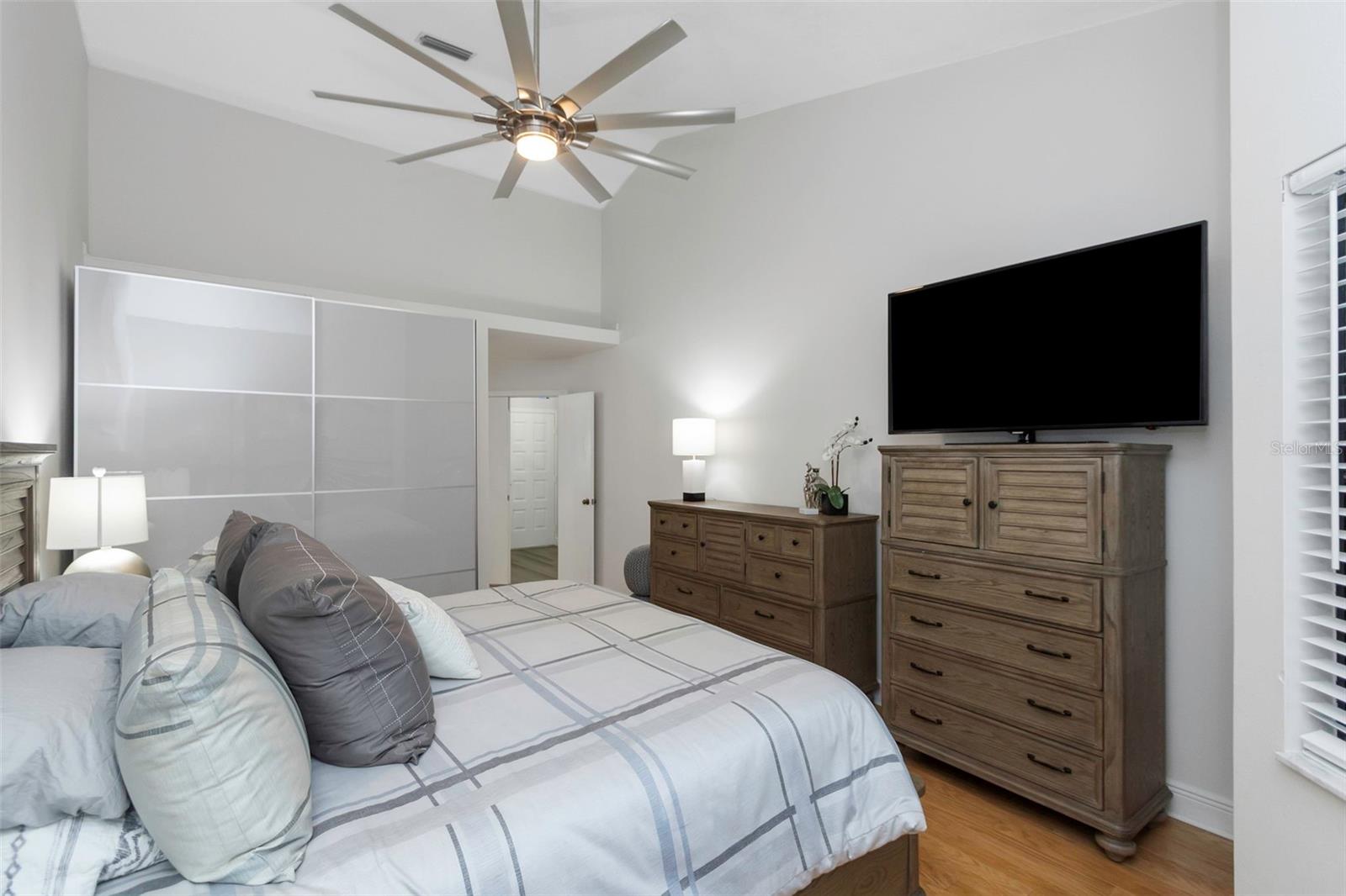 Image 13 of 29 For 200 Pinewinds Boulevard