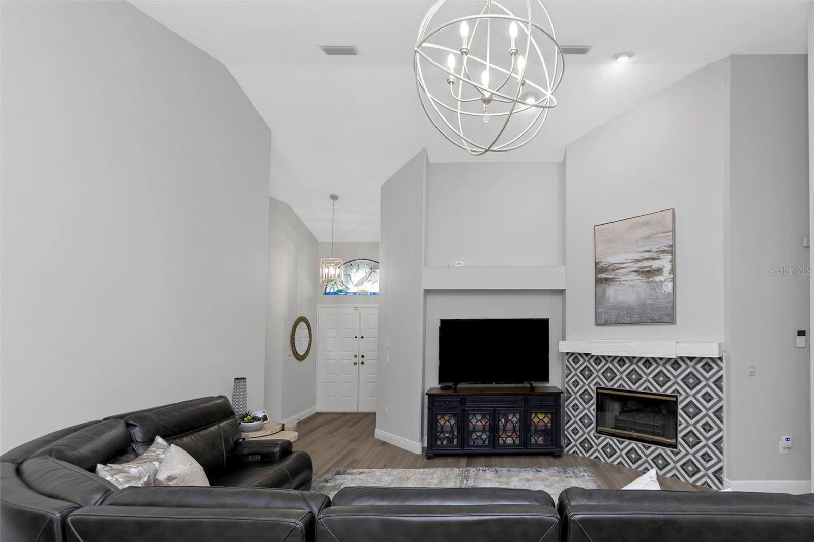 Image 4 of 29 For 200 Pinewinds Boulevard