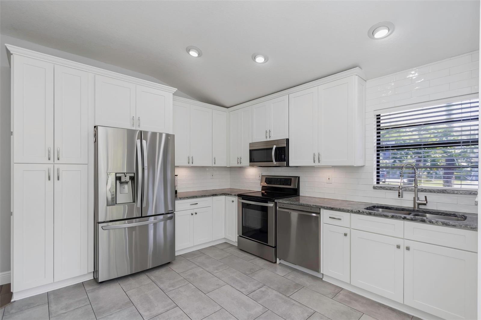 Image 9 of 29 For 200 Pinewinds Boulevard