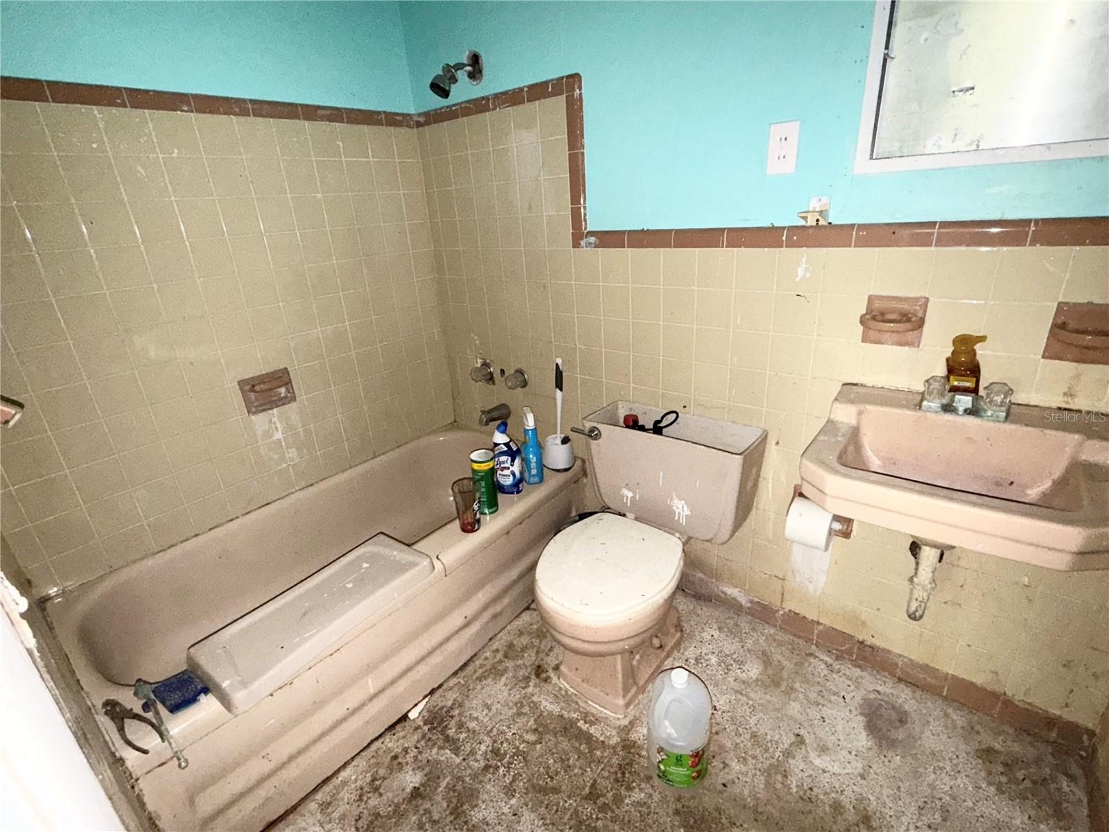 Image 18 of 26 For 6715 16th Street N