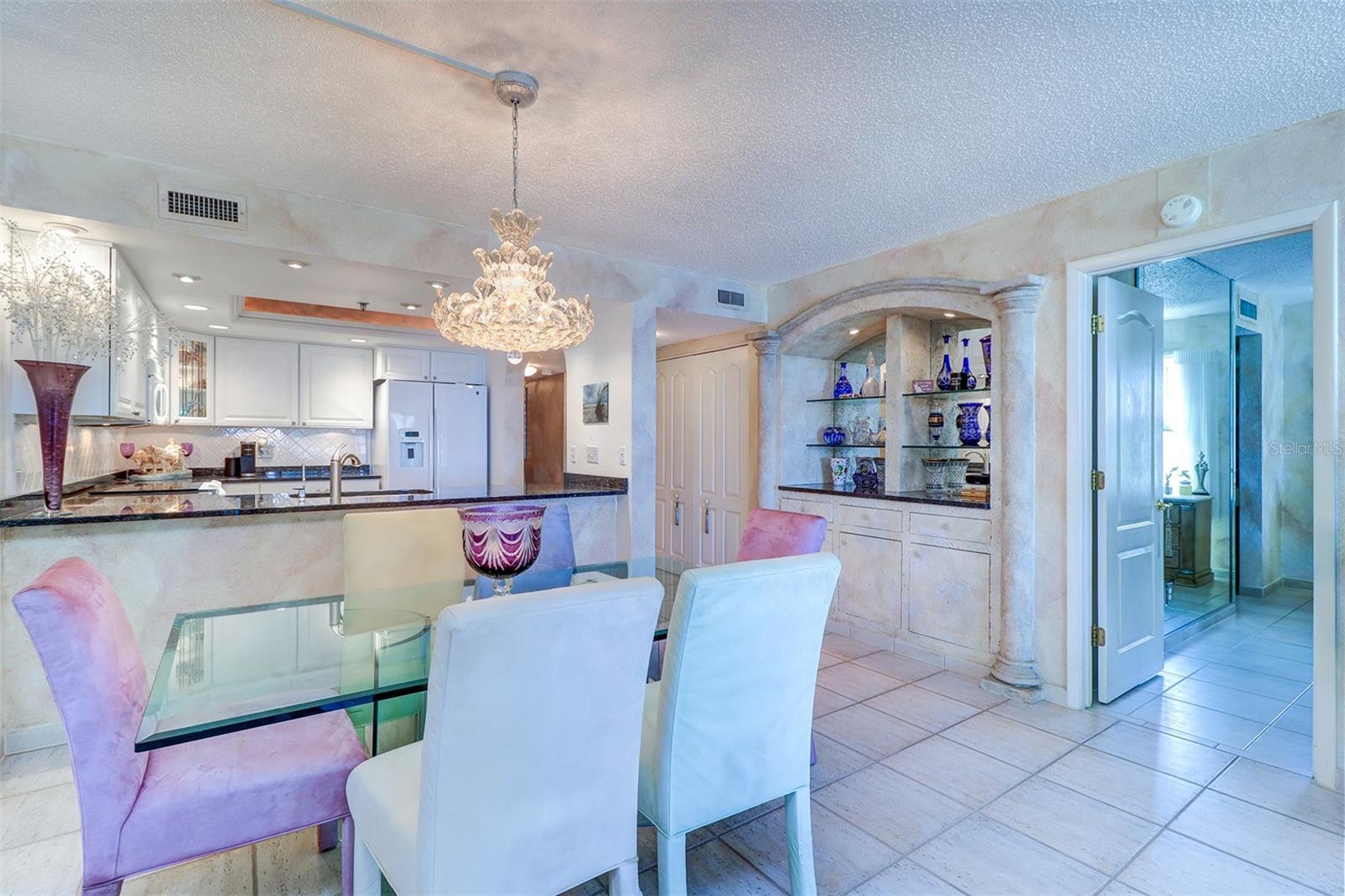 Image 11 of 46 For 2504 Gulf Boulevard 201
