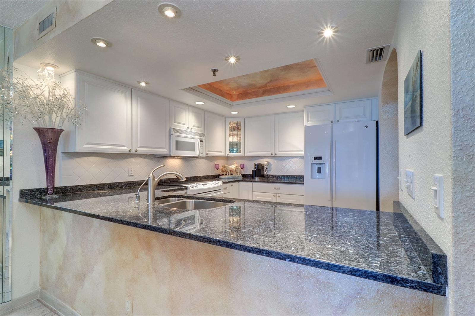 Image 12 of 46 For 2504 Gulf Boulevard 201