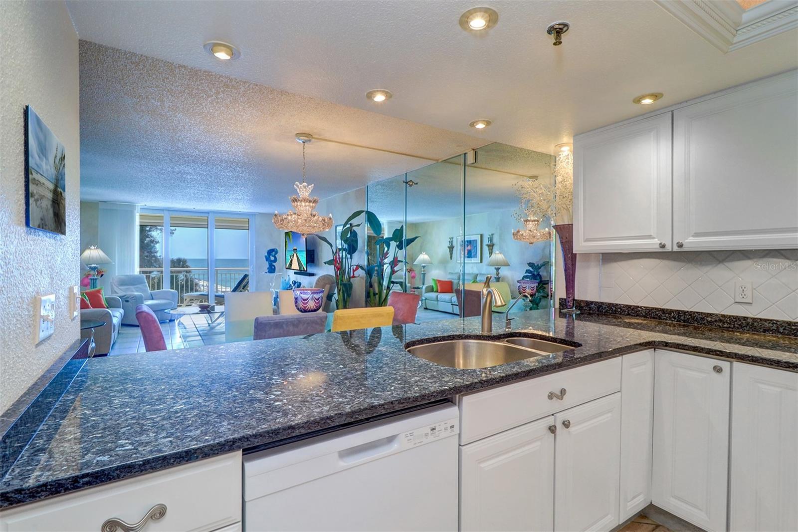 Image 18 of 46 For 2504 Gulf Boulevard 201