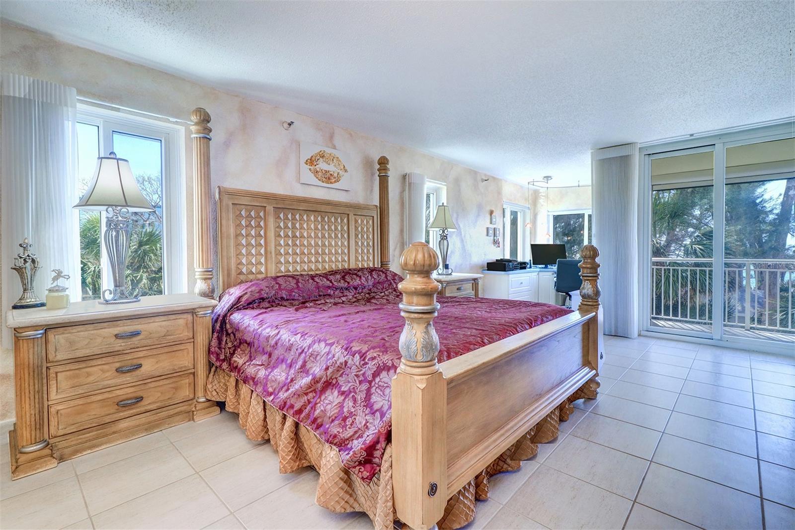Image 19 of 46 For 2504 Gulf Boulevard 201