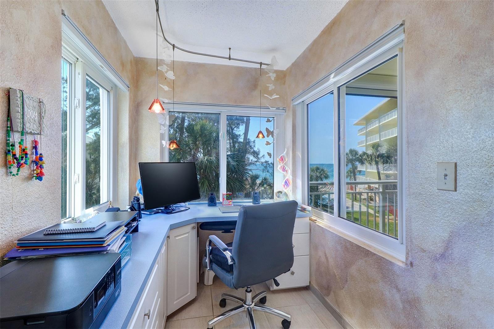 Image 21 of 46 For 2504 Gulf Boulevard 201
