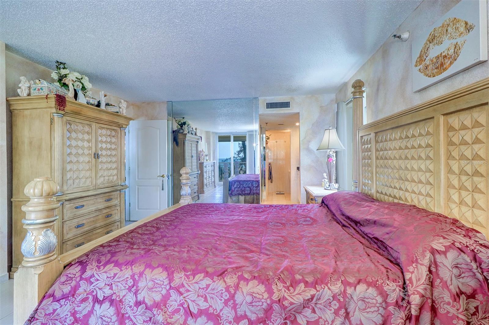 Image 22 of 46 For 2504 Gulf Boulevard 201