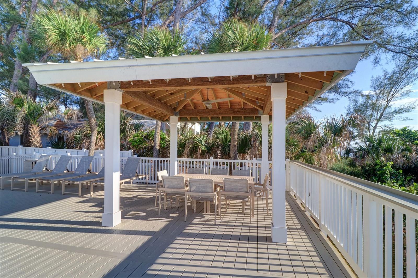 Image 35 of 46 For 2504 Gulf Boulevard 201