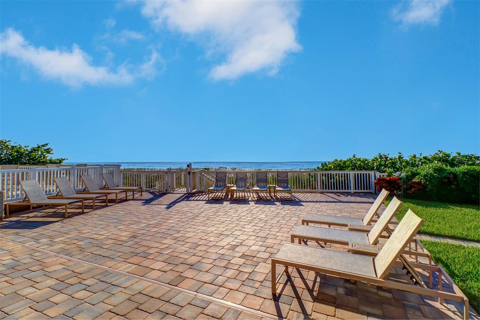 Image 37 of 46 For 2504 Gulf Boulevard 201