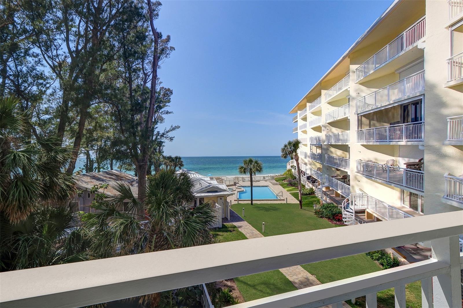 Image 7 of 46 For 2504 Gulf Boulevard 201