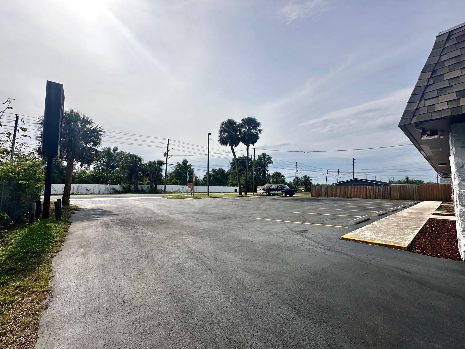 Listing photo id 13 for 3816 Grand Boulevard