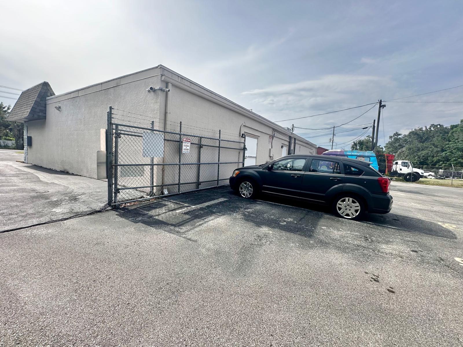 Listing photo id 14 for 3816 Grand Boulevard