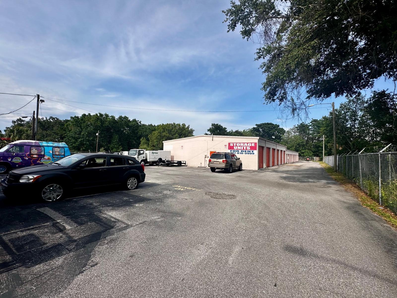 Listing photo id 16 for 3816 Grand Boulevard
