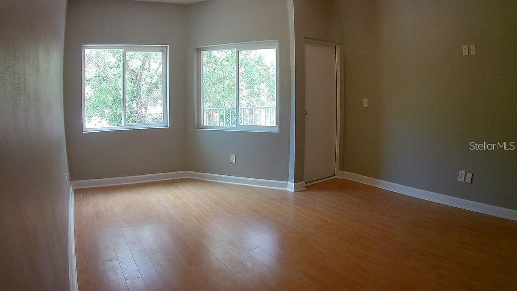 Image 4 of 10 For 57 25th Street N