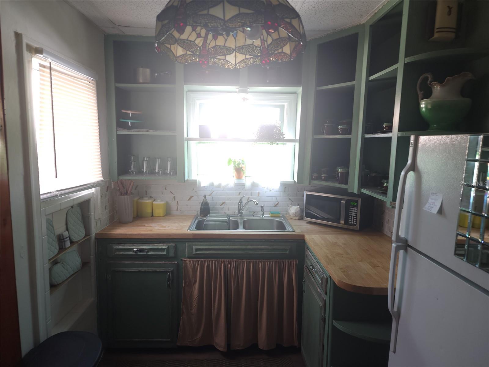Image 11 of 33 For 116 Arrawana Avenue