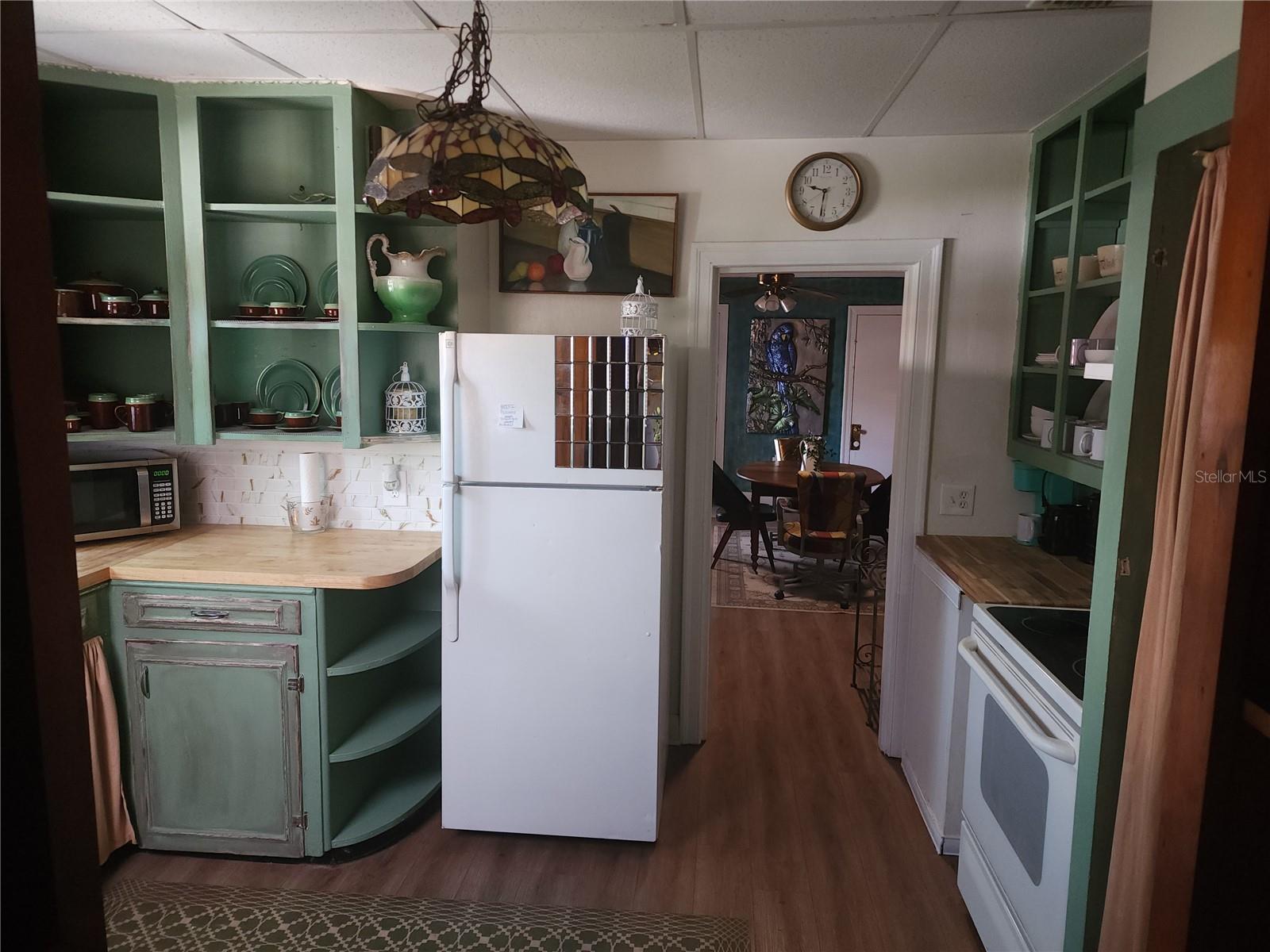 Image 13 of 33 For 116 Arrawana Avenue