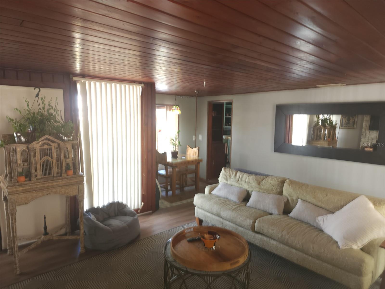Image 16 of 33 For 116 Arrawana Avenue
