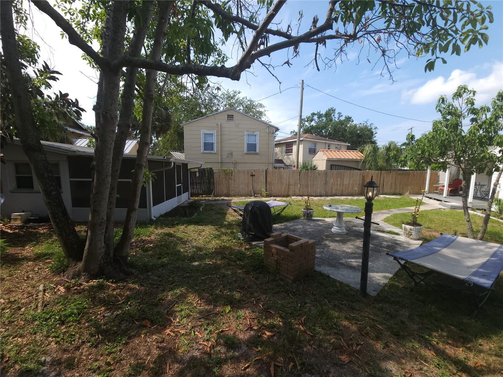 Image 7 of 33 For 116 Arrawana Avenue