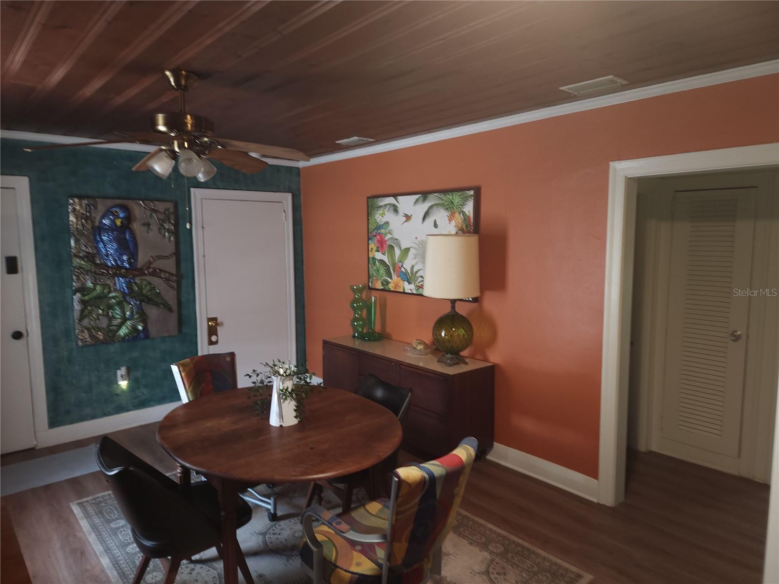Image 9 of 33 For 116 Arrawana Avenue