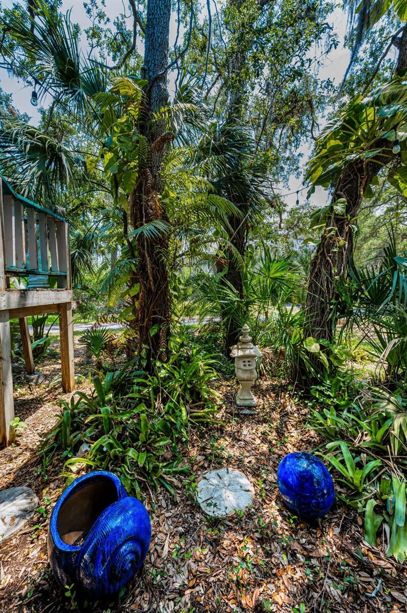 Listing photo id 12 for 420 Hanby Street