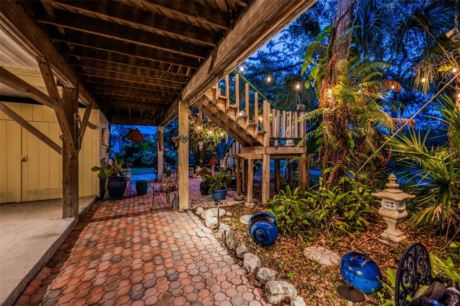Listing photo id 15 for 420 Hanby Street